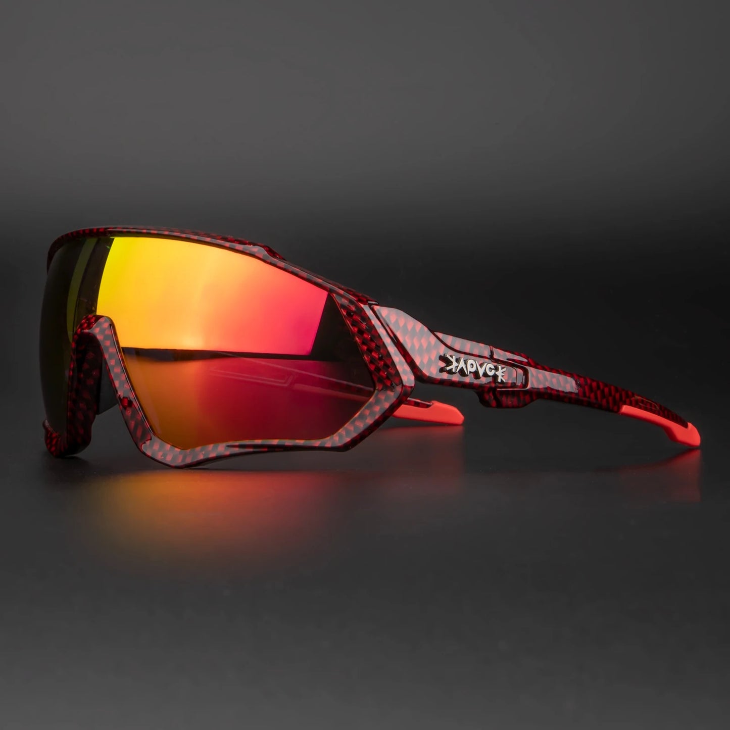 Photochromic Cycling Glasses